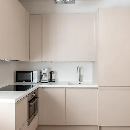2ndhomes Two Story Apt With Spa Close To The Sea Apartamento Helsinki